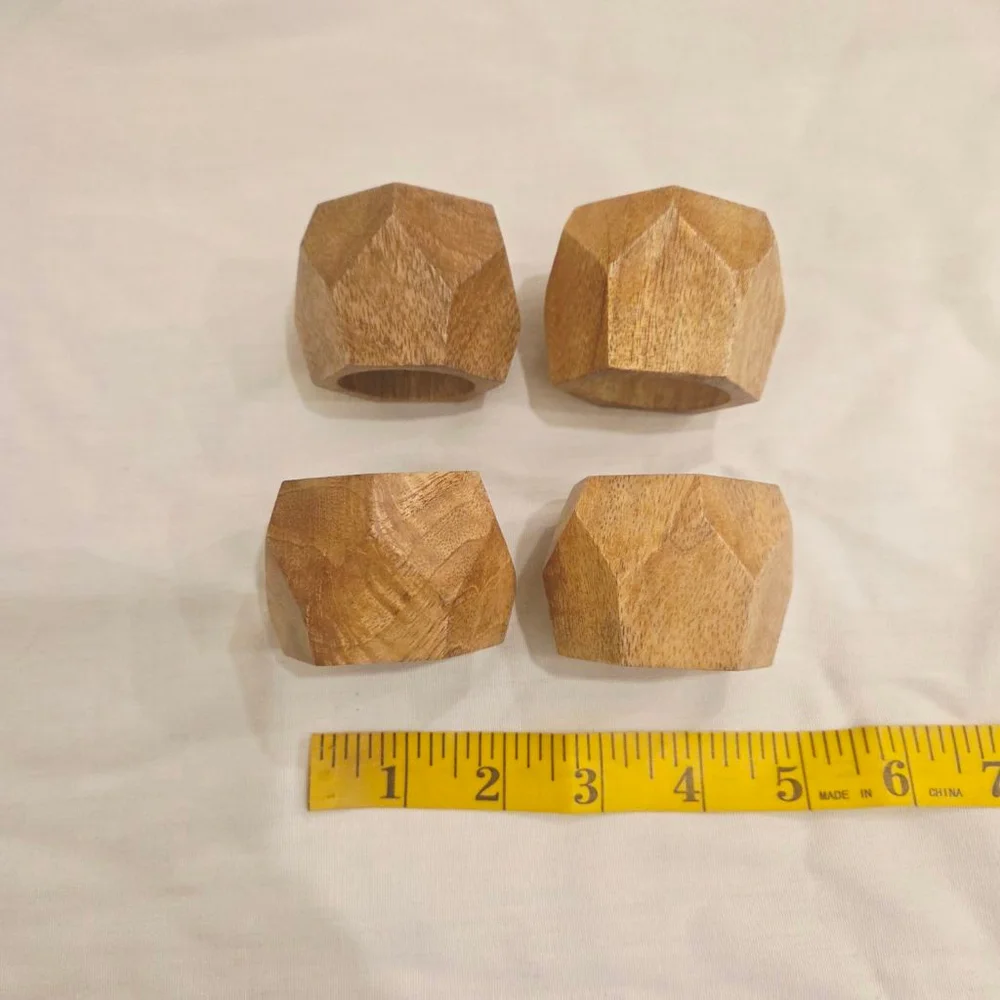 Set of 4 wooden napkin rings